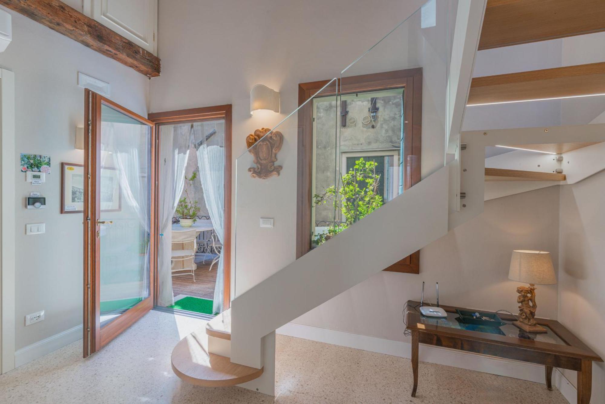 Casa Virginia Direct At The Canal Cannaregio With Own Roof Terrace Venecia Exterior foto