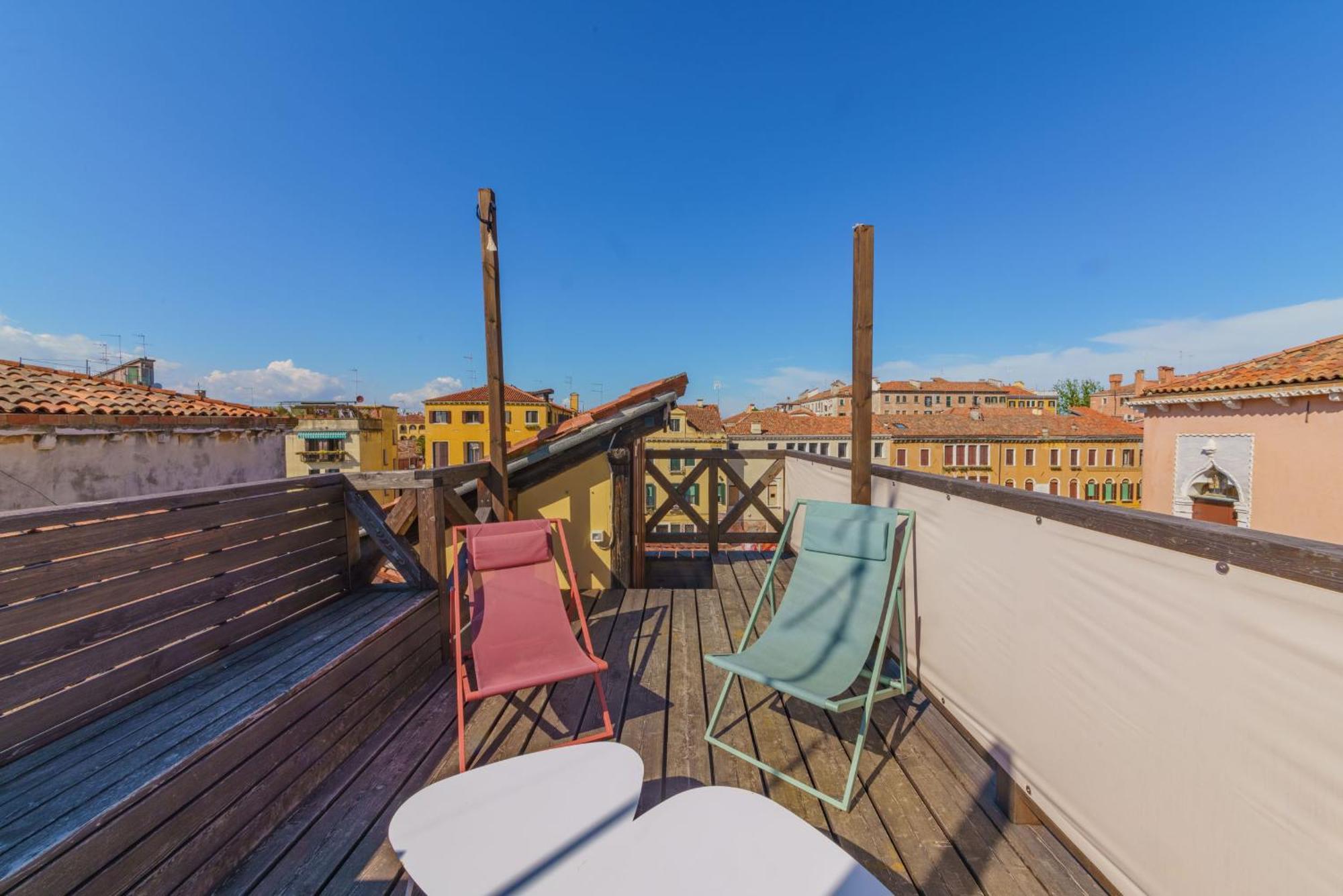 Casa Virginia Direct At The Canal Cannaregio With Own Roof Terrace Venecia Exterior foto